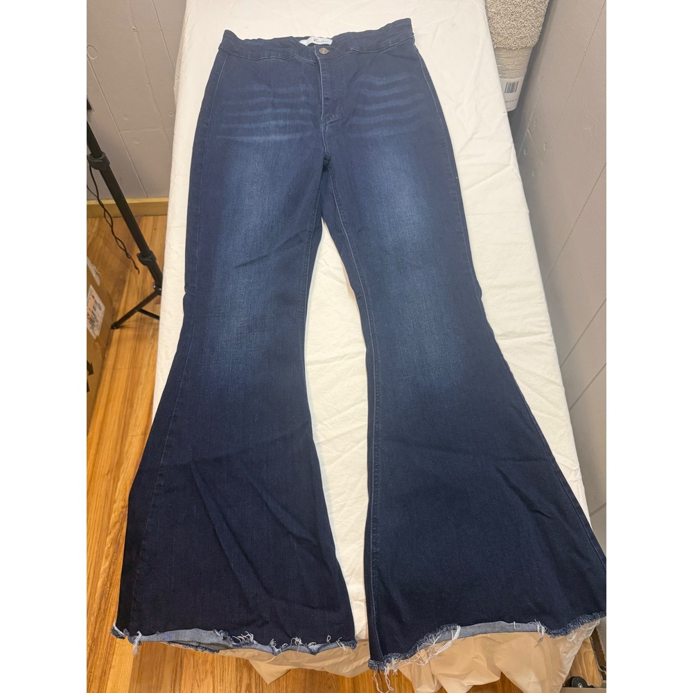 KanCan Women Dark Wash Flare Jeans Raw Hem Size 15 31‎